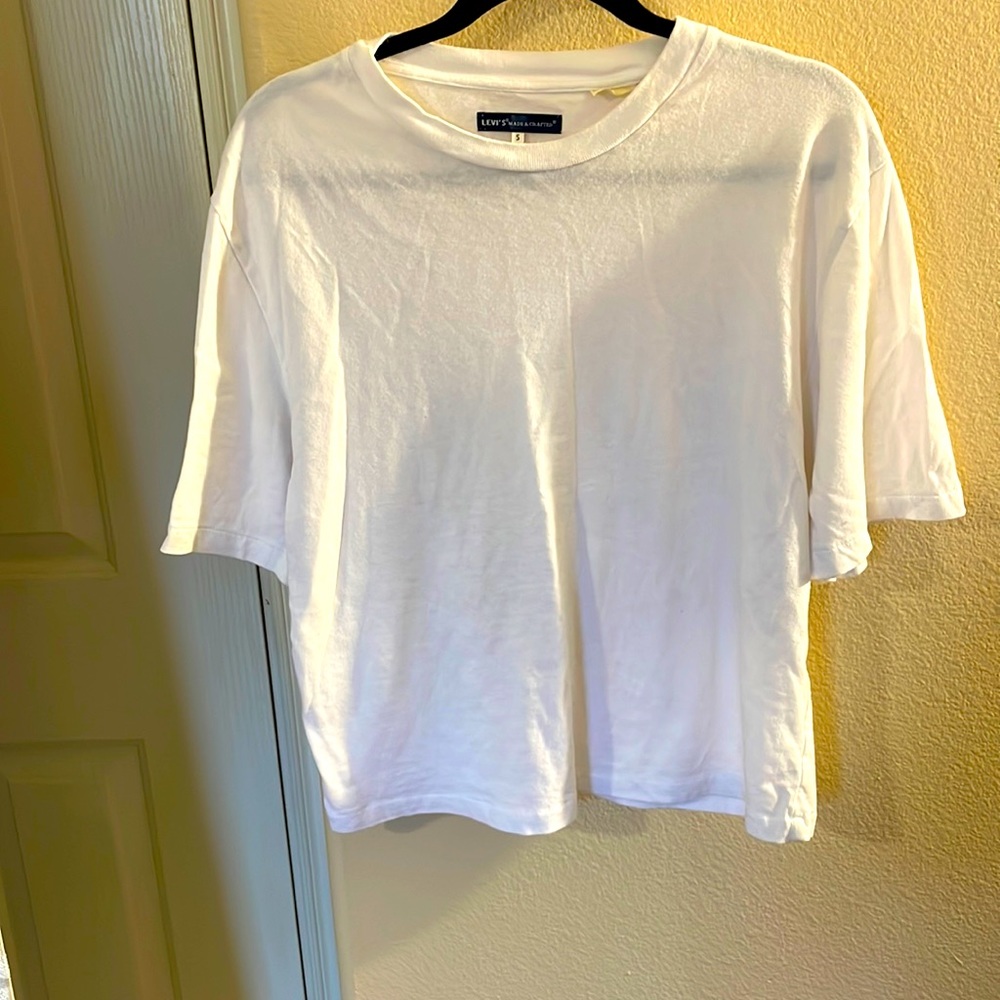 White, fashion t-shirt with long sleeves from Levi’s